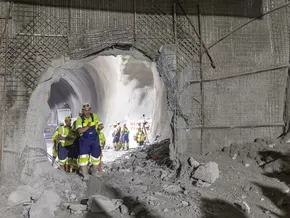 BBT-Durchschlag: Licht an beiden Seiten des Tunnels