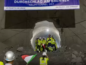 Auch Kompatscher und Alfreider über Tunneldurchstich erfreut