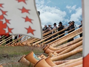 Auf über 2.000 Metern: Alphorn-Festival in der Schweiz