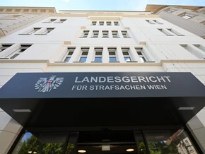 Prozess um jahrelang gestalkte Wiener Galeristin