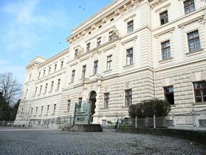 Mordversuchsprozess gegen Raser in Wels vertagt