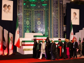 Ranghohe Iraner und Gäste erweisen Khamenei letzte Ehre