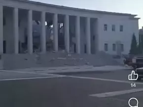 Als wäre eine Bombe eingeschlagen: Teile des Landesgerichts in Bozen eingestürzt - VIDEO