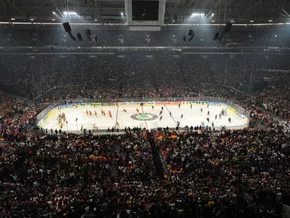 Eröffnungsspiel der Eishockey-WM im Schalker Fußball-Stadion