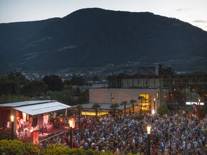 Sommerabende voller Musik und Kultur auf dem Thermenplatz