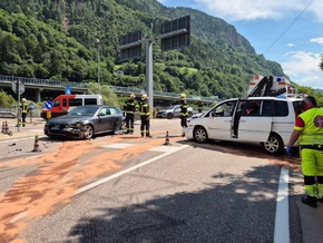 Frontalzusammenstoß an Kreuzung in Waidbruck
