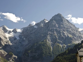 Bergsteiger stürzt am Ortler 30 Meter ab