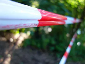Totgeglaubter Bub wacht im Leichenschauhaus auf