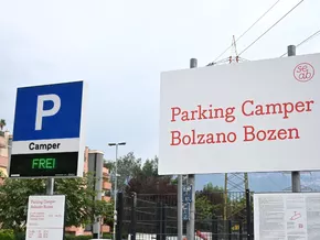 Neue Kurzparkzone für Camper in der Pfarrhofstraße