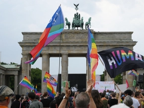 Berliner CSD-Angreifer bei Polizeieinsatz erschossen