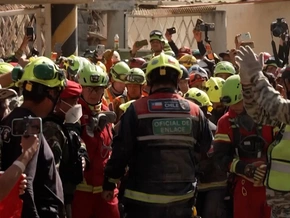 Venezuela: Mann nach acht Tagen lebend aus Trümmern gerettet - VIDEO