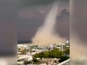 Windhose wirbelt über Strand bei Venedig – VIDEO
