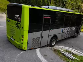 Stilfser Joch: Linienbus gerät in missliche Lage