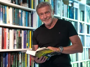 Thrillerautor Strobel braucht die Nacht für düstere Szenen