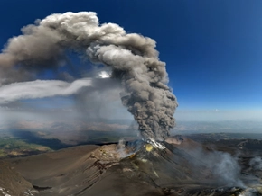 Flüge wegen neuer Eruptionsphase des Ätna umgeleitet