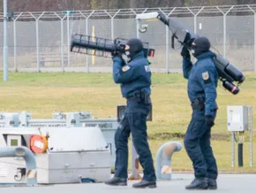 Deutschland verstärkt Drohnenabwehr - DNA-Spur in Leipzig