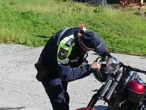 Kontrollaktion am Stilfserjoch: Zahlreiche technische Mängel aufgedeckt