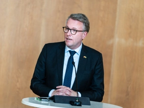 Dänischer Migrationsminister besucht Karner in Wien