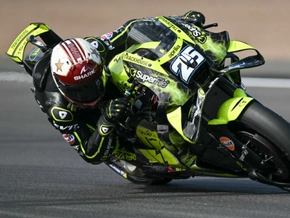 Fernandez führt in Silverstone Aprilias MotoGP-Triplesieg an