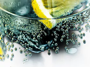 Tonic Water: Vom Malariamittel zum Bittergetränk