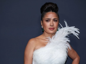 Salma Hayek ist stolze Stief-Großmutter