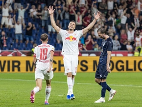 Tabakovic schießt Salzburg mit Hattrick ins EL-Play-off