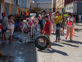 Ceuta will Migranten bis zur Ausweisung internieren