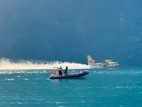 Ausnahmezustand beim Molvenosee: Zwei Canadair im Einsatz