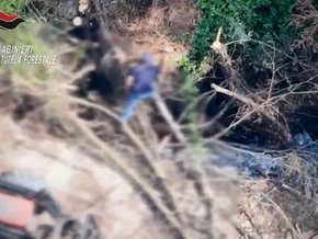 Live aus der Luft: Drohne schnappt Waldbrand-Pyromanen in Italien – VIDEO