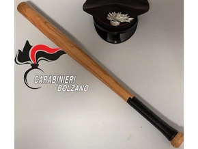 Autofahrt mit Baseballschläger