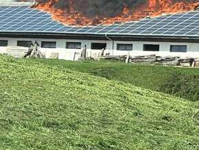 Aldein: Feuer bei Thalerhof wohl von Photovoltaikanlage ausgegangen