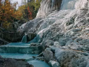 Italiens goldener Herbst: Zwischen Trüffeln und Thermalquellen