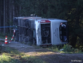 Tote und Verletzte bei Reisebus-Unfall in Deutschland