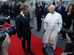 Papst nach Frankreich-Besuch Richtung Rom aufgebrochen