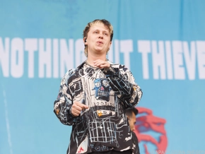 Nothing But Thieves kehren zu Anfängen zurück