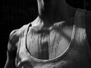 Nicht duschen für mehr Erfolg bei Frauen? Der bizarre Pheromon-Trend im Netz