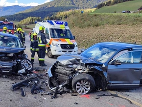 Fünf Verletzte nach Frontalcrash in Percha