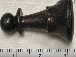 Einjähriges Mädchen verschluckt Schachfigur – Lebensgefahr