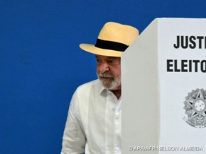 Brasilien wählt Präsidenten - enges Rennen erwartet