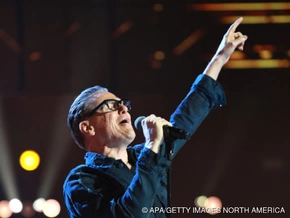 Bryan Adams wendet sich in neuem Song gegen Trump