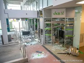 Bankomatensprenger stehen in Wels vor Gericht