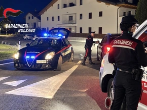 Statt anzuhalten: Brunecker flüchtet mit Motorrad in den Wald