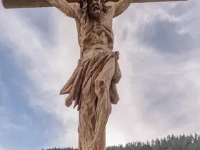 Neues Kreuz im Weissenbachlboden errichtet