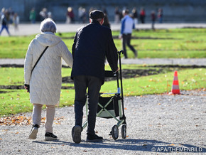 Weltweite Lebenserwartung fast wieder auf Vor-Corona-Stand