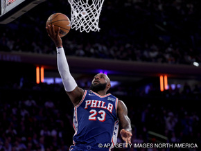 LeBron James und 76ers gewinnen NBA-Start beim Meister