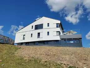 Plosehütte: Nachhaltig saniert, zeitgemäß erweitert