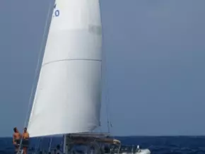 Zwei beste Freunde segeln dem Alltag davon