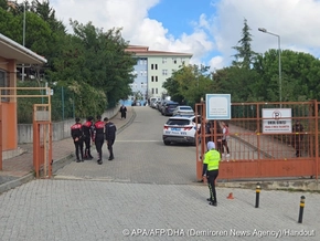 Angreiferin sticht in Istanbuler Schule mit Messer um sich