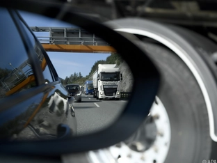 Team K verlangt Kostenwahrheit für den Güterverkehr auf der A22