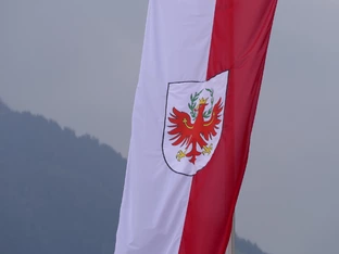 „Tiroler Fahne auch ohne italienische Trikolore hissen“